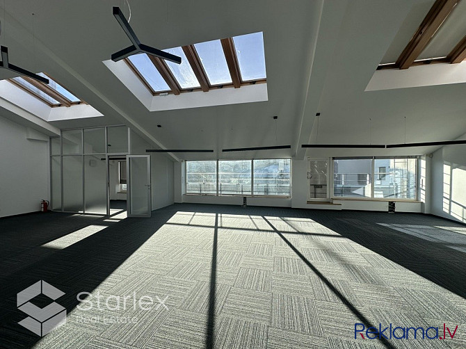 Сдается просторный мансардный офис открытой планировки в современном офисном Рига - изображение 4