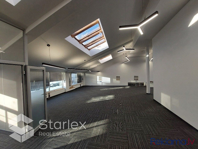 Сдается просторный мансардный офис открытой планировки в современном офисном Рига - изображение 2