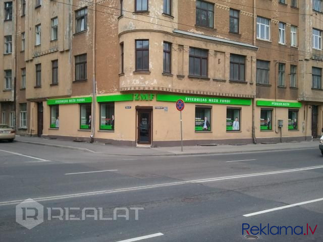 Biroja telpas, kas apvienotas no trīs dzīvokļa īpašumiem. Māja un mājas ekstras - ielas Rīga - foto 8
