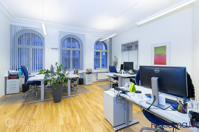 217.2 m2 birojs ēkas 2. stāvā ar skatu uz K.Barona un Dzirnavu ielu; 9 biroja telpas, 2 Rīga - foto 7