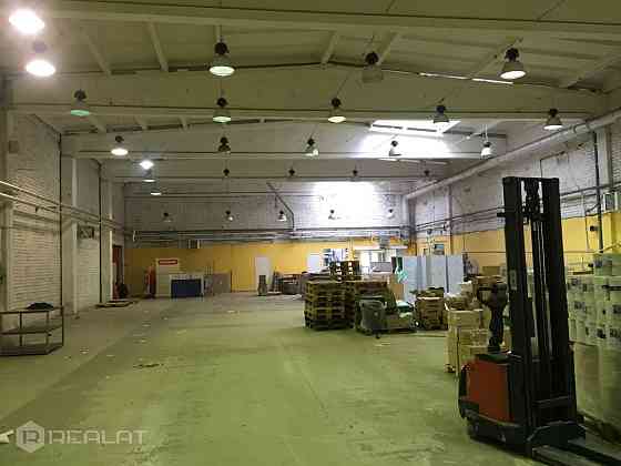 Iznomā apsildāmas noliktavas telpas 614 m2. platībā (papildus ir iespējams nomāt 200 m2. tirdzniecīb Rīga