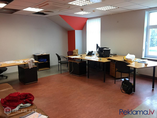 Iznomā biroja telpas 236 m2. platībā. Birojs ir sadalīts vairākās telpās ar virtuves zonu un Rīga - foto 8
