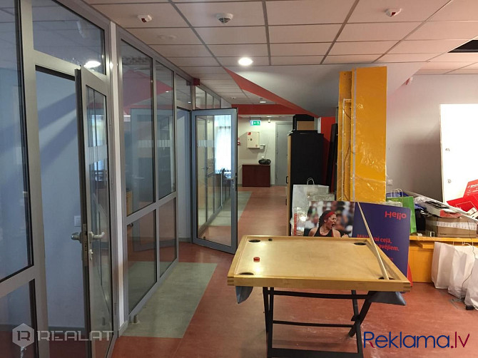 Iznomā biroja telpas 236 m2. platībā. Birojs ir sadalīts vairākās telpās ar virtuves zonu un Rīga - foto 5