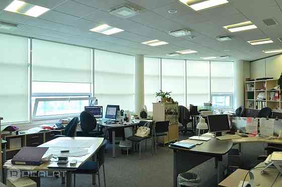 Tiek piedāvātas biroja telpas ēkas 6.stāvā.  Biroja platība  122 m2  Funkcionāls birojs, kas var tik Рига