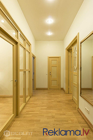 Elegants birojs, kas atrodas Kalpaka Parka Rezidences atjaunotajā daļā, ēkas 2. stāvā. 3 Rīga - foto 1