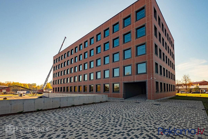 Biroju ēka P83 (2018) ir mūsdienīgs un moderns B klases biroju komplekss - piecu stāvu moderna Rīga - foto 1