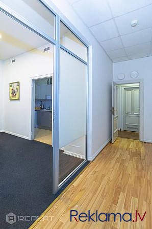 104.7 m2 birojs ēkas 2. stāvā ar skatu uz K.Barona ielu; 3 biroja telpas, virtuve, 2 tualetes, Rīga - foto 6
