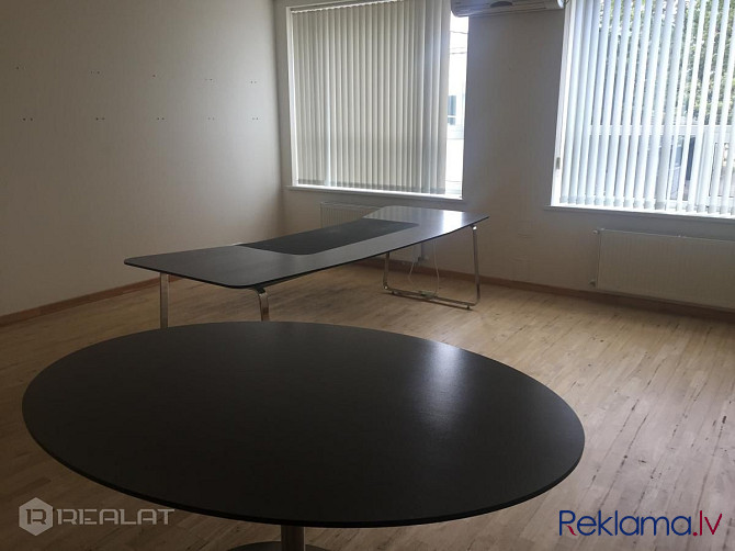 Iznomā biroja telpas 270 m2. platībā (iespējams papildus nomāt telpu 54 m2.). Birojs sastāv Rīga - foto 4