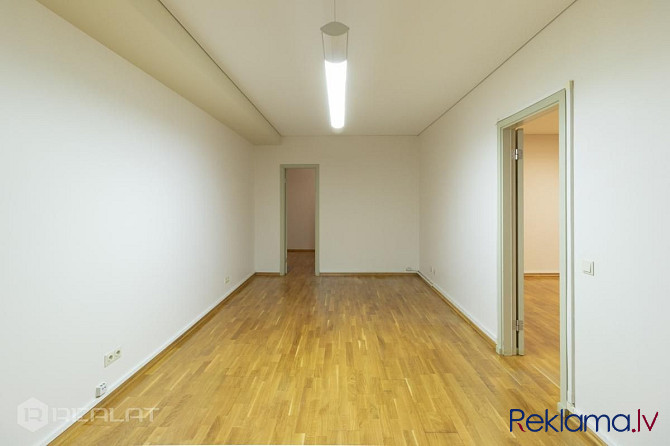 Birojs ar 3 darba telpām, pilnībā aprīkota virtuves zona, vannas istaba ar dušu, Rīga - foto 5