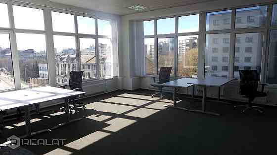 Iznomā biroja telpas  Valdemāra Biroji kompleksā.  Birojs sastāv no trīs telpām ar kopējo platību 54 Rīga