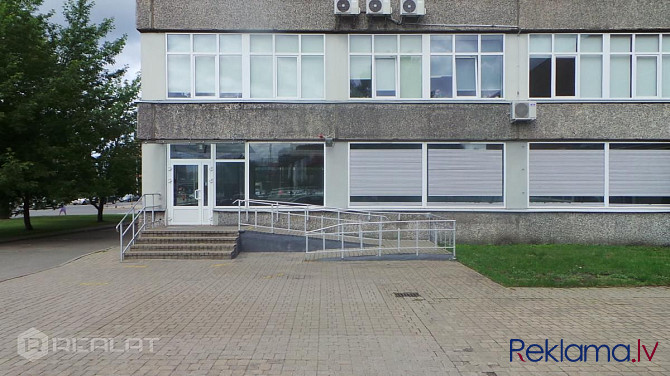 Iznomā tirdzniecības telpas  biroju ēkā uz Valdemāra ielas.    +Tuvākā apkārtnē ir Rīga - foto 1