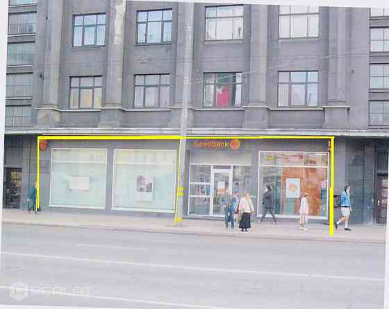 Iznomā tirdzniecības telpas centrā.   + Kopējā platība 245 m2.   + Papildus iespējams nomāt pagraba  Rīga