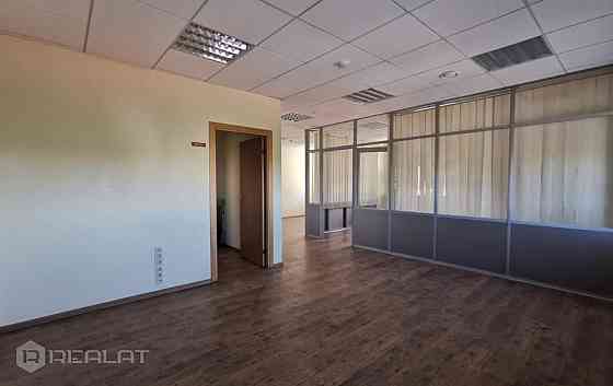Tiek iznomātas 66.4 m2 plašas biroja telpas Braslas biznesa centrā, Braslas ielā 29, 6. stāvā. Lifts Rīga