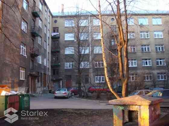 Tiek pārdots 2 istabu dzīvoklis Klusajā centrā, Eksporta ielā 14. Istabas izolētas uz abām namīpašum Rīga