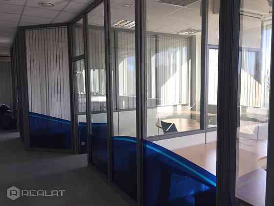 Iznomā biroja telpas ar kopējo platību 152.9 m2. , kas atrodas biroja ēkas 5. stāvā. Birojs sastāv n Rīga
