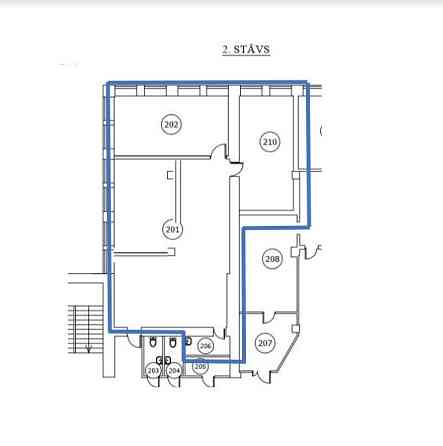 Iznomā gaišas biroja telpas ar plašiem logiem 2.stāvā ar iebūvētu virtuvi , kopējā platība 132 m2. Č Rīga