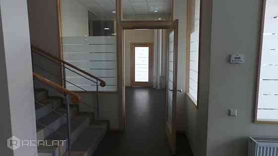 Iznomā saulainas , siltas biroja telpas netālu no Rīgas , Krustkalnos.  Kopējā platība 96 m2. , vien Ķekavas pagasts