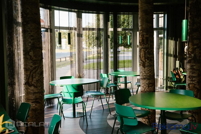 Plašās, nesen renovētas telpas kafejnīcai var restorānam. Telpu īpašais interjera dizains veidots sa Рига - изображение 2