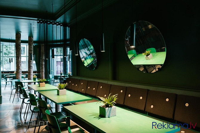 Plašās, nesen renovētas telpas kafejnīcai var restorānam. Telpu īpašais interjera dizains Rīga - foto 4