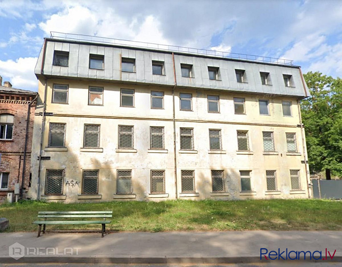 Pārdod komercīpašumu ar iespēju pārbūvēt par biroja ēku vai daudzīvokļu namu. Liela Rīga - foto 1