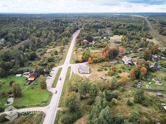 Pārdod zemes gabalu ar renovējamu ķieģeļu mūra veikala ēku Kūdrā, Jūrmalā, kas izvietots pirmajā līn Jūrmala