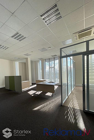Nomai tiek piedāvātas 392 m2 plašas biroja telpas ar skatu uz Daugavu. Birojs atrodas ēkas 3. stāvā. Рига - изображение 5