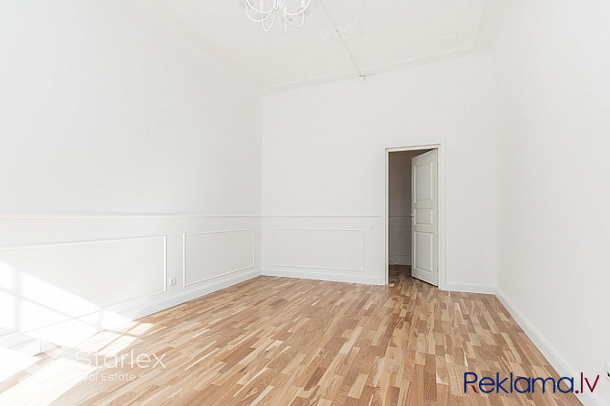 Tiek pārdots 3 istabu dzīvoklis ar kvalitatīvu pilnu iekšējo apdari un pabeigtu vannas istabu Rīga - foto 9