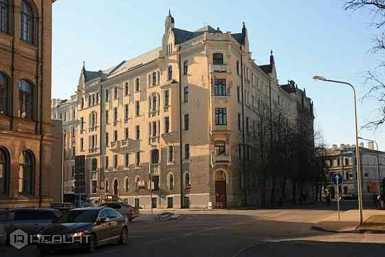 Pārdod ēku Noliktavas ielā 5, Rīgā. Ēkas kopējā platība ir 5179,3 m2. Pielikumā objektam nāk gatavs  Рига