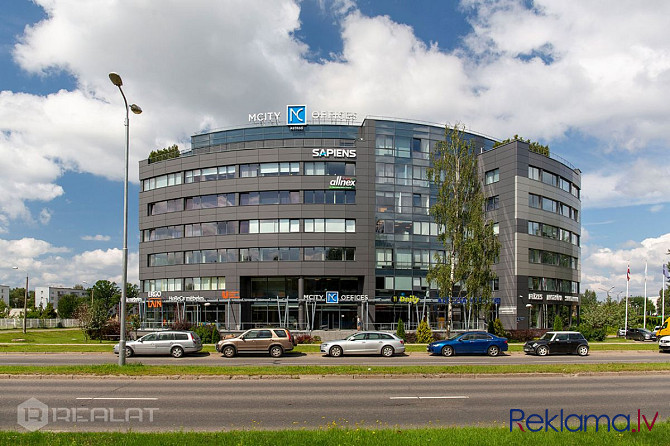 Iznomā  plašas biroja  telpas  ar savu nodalītu recepciju , biroju ēkas 3. stāvā + Open space Rīga - foto 1