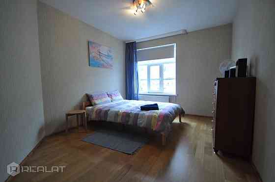 Labas kvalitātes, mājīgs piecu istabu dzīvoklis pašā Vecrīgas sirdī.  Plānojums: Dzīvoklis sastāv no Rīga