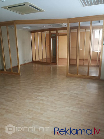 Piedāvājam nomā plašas biroja telpas Biznesa parkā ABAVA.  Biroja kopējā platība 111.9 m2. Rīga - foto 7