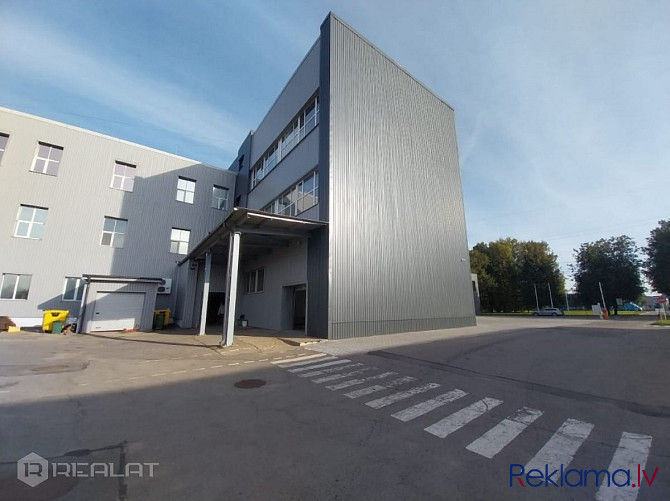Iznomā  telpas 400 m2. platībā , piemērotas noliktavas , ražošanas vai biroja vajadzībām + Rīga - foto 2