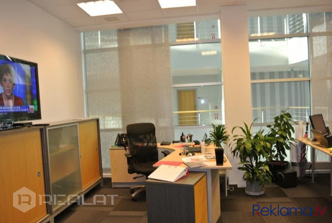 Nomai tiek piedāvātas biroja telpas ar savu gaumi un komfortu, kas ļauj justies patīkami un Rīga - foto 1