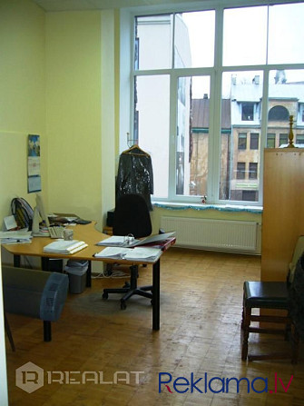 Tiek iznomātas plašas biroja telpas Lāčplēša ielā 125 2. stāvā.  Biroja apraksts: Rīga - foto 8