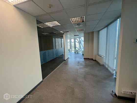 Iznomā biroja telpas VALDO biznesa centrā  + Kopējā platība 82,7m2.  + 5. stāvs , ir lifts  + Telpās Rīga