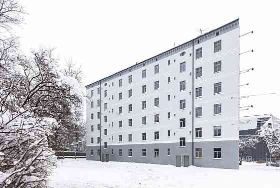 Iznomā A klases noliktavas / ražošanas telpas modernā biznesa centrā   + Griestu augstums 8 m.   + A Rīga