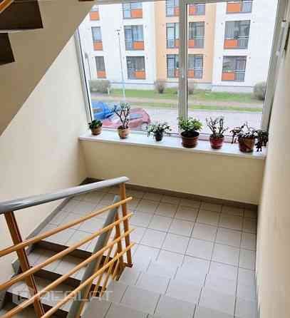 Laipni lūdzam jūsu jaunajā mājoklī - satriecošā modernā 2-istabu dzīvoklī, kas ideāli piemērots tiem Rīga