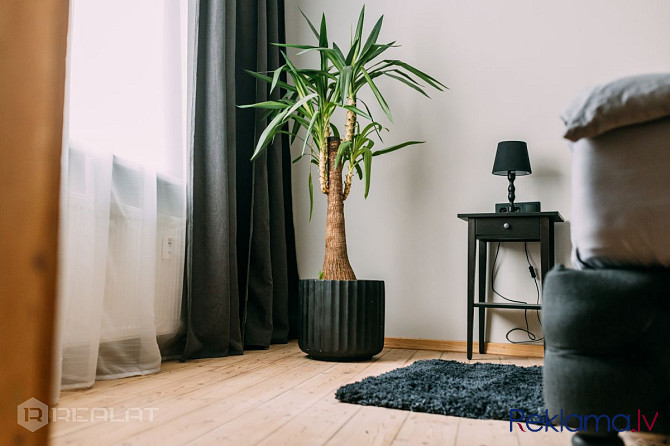 Pārdod divistabu dzīvokli ar kvalitatīvu remontu un aprīkojumu renovētā mājā  Stabu ielā Rīga - foto 11