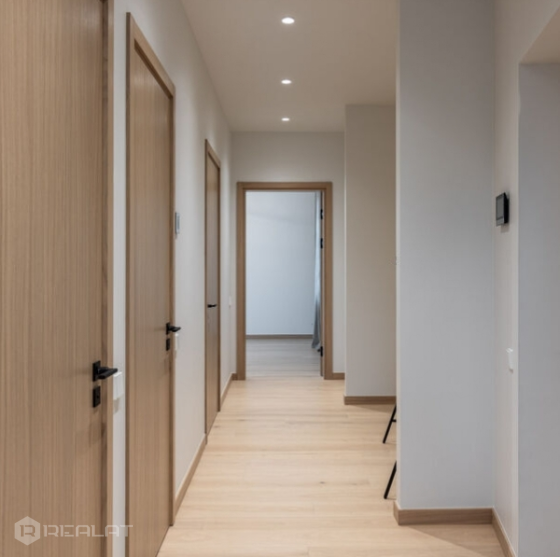 Pārdošanā tiek piedāvāts jauns 3-istabu penthouse dzīvoklis ar skatu uz Vecrīgu projektā Hoffmann Re Рига