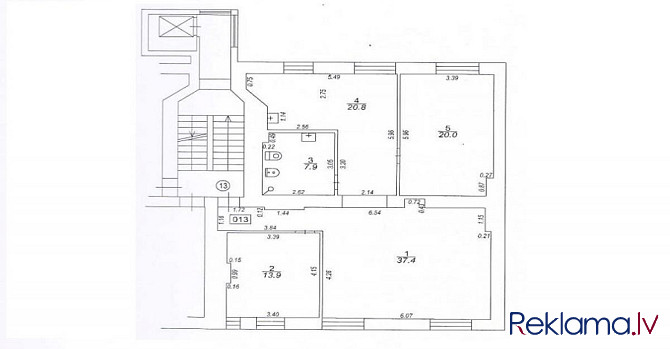 Dzīvoklis atrodas pirmskara mājā ar jaunu liftu, izremontētu, tīru kāpņu telpu, durvis ar koda atslē Рига - изображение 1