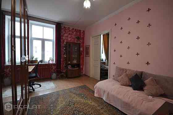 Plašs 5 istabu dzīvoklis Rīgas centrā.  Četras izolētas istabas, viena caurstaigājama istaba. Balkon Rīga