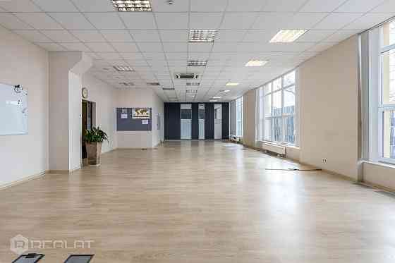 Iznomā biroja telpas ar kopējo platību 774.3 m2.(pastāv iespēja nomāt mazākas platības). nomas maksa Рига