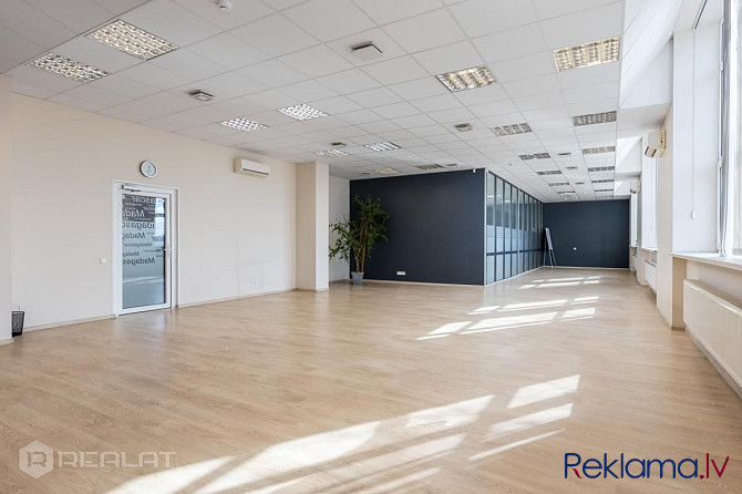 Iznomā biroja telpas ar kopējo platību 774.3 m2.(pastāv iespēja nomāt mazākas platības). Rīga - foto 7