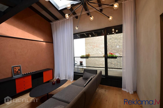 Pārdod gaumīgu, kvalitatīvi remontētu un labiekārtotu dzīvokli, kas izvietots trijos stāvos, klusā,  Рига - изображение 9