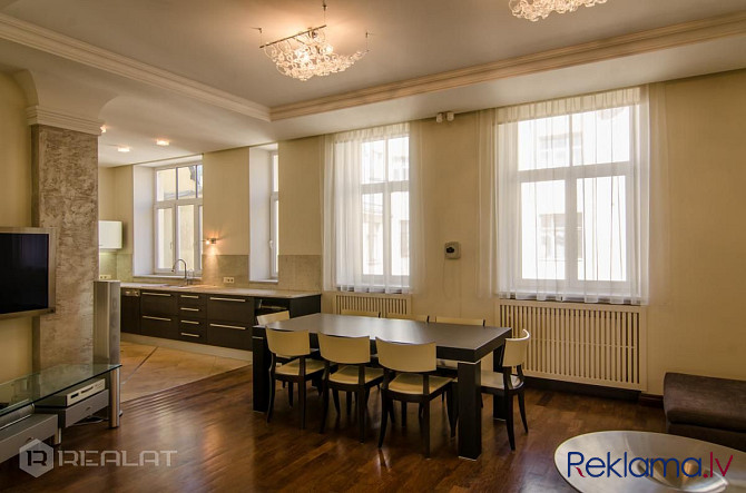 Pārdod atvērta tipa plānojumu dzīvokli/biroju, cokolstāvā ar atsevišķu ieeju - reģistrēts Rīga - foto 3