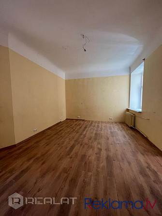 Pārdod atvērta tipa plānojumu dzīvokli/biroju, cokolstāvā ar atsevišķu ieeju - reģistrēts Rīga - foto 14