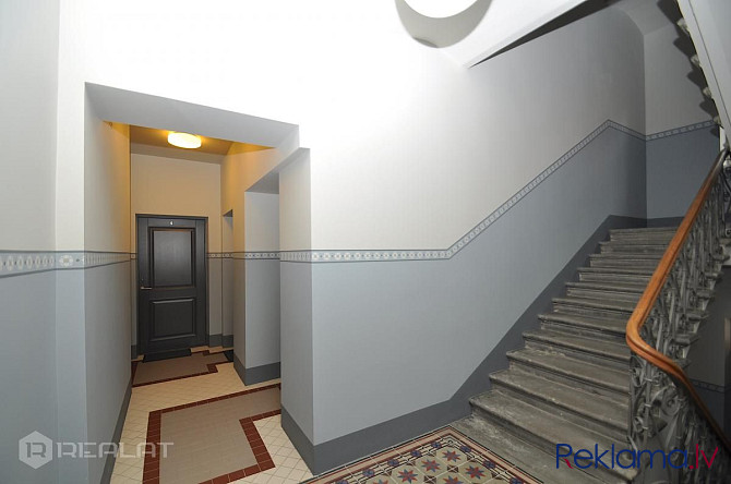 Klusajā Rīgas centrā piedāvājam iegādāties  laba plānojuma 3 istabu dzīvokli kvalitatīvā renovētā pi Рига - изображение 3