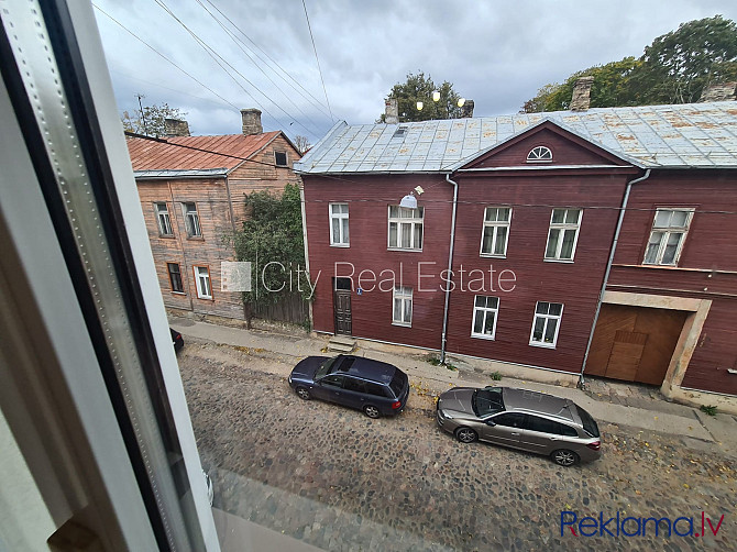 Fasādes māja, ieeja no ielas, logi vērsti uz ielas pusi, istaba izolēta, virtuve, augstie Rīga - foto 3