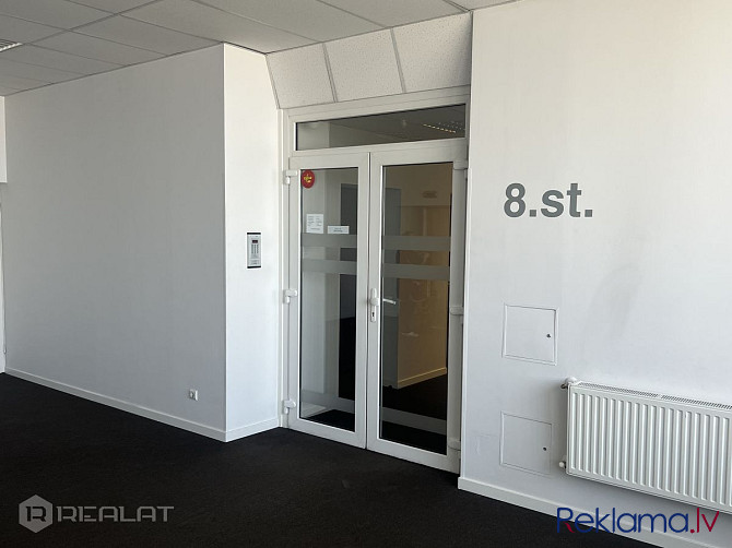 Iznomā biroja telpas modernā Biznesa centrā  + platība 22,4 m2.  + Telpas atrodas ēkas 8. Rīga - foto 7