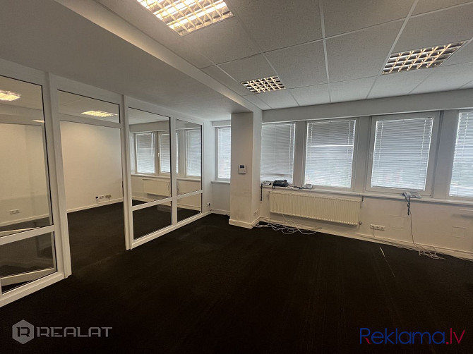 Iznomā biroja telpas modernā Biznesa centrā + platība 395,9 m2. (sadalīts vairākos birojos) + Rīga - foto 16